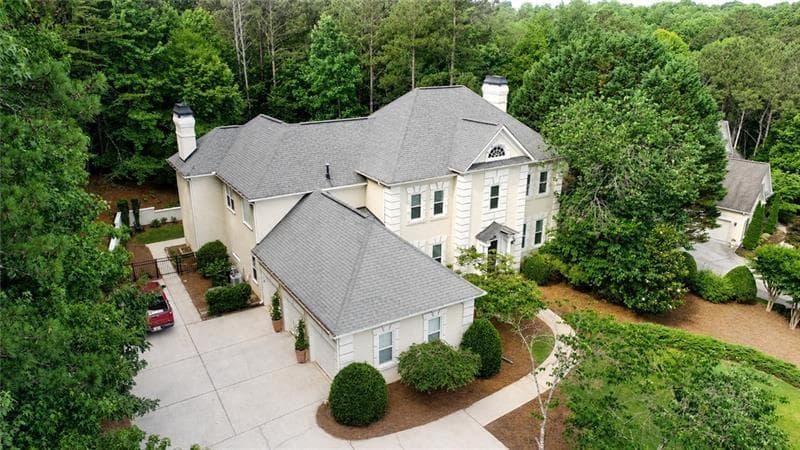 5 bedroom, 5 bathroom, 6,577 sq ft single family residence under contract at 3610 Mansions Parkway, Berkeley Lake, GA 30096 — photo 2