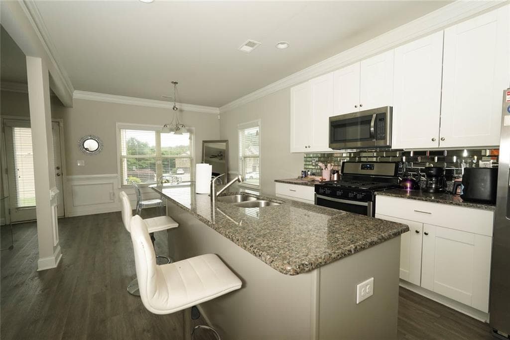 4 bedroom, 3 bathroom, 2,199 sq ft single family residence for sale at 5248 Halcyon Court, Morrow, GA 30260 — photo 7