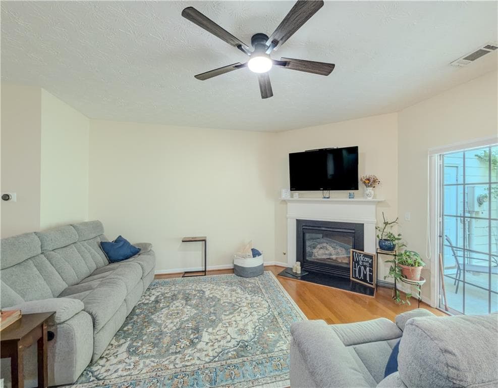 3 bedroom, 3 bathroom, 1,560 sq ft townhouse under contract at 3544 Lantern View Lane, Scottdale, GA 30079 — photo 5