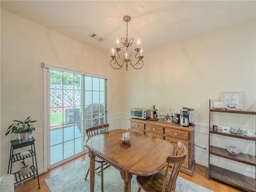 3 bedroom, 3 bathroom, 1,560 sq ft townhouse under contract at 3544 Lantern View Lane, Scottdale, GA 30079 — photo 6