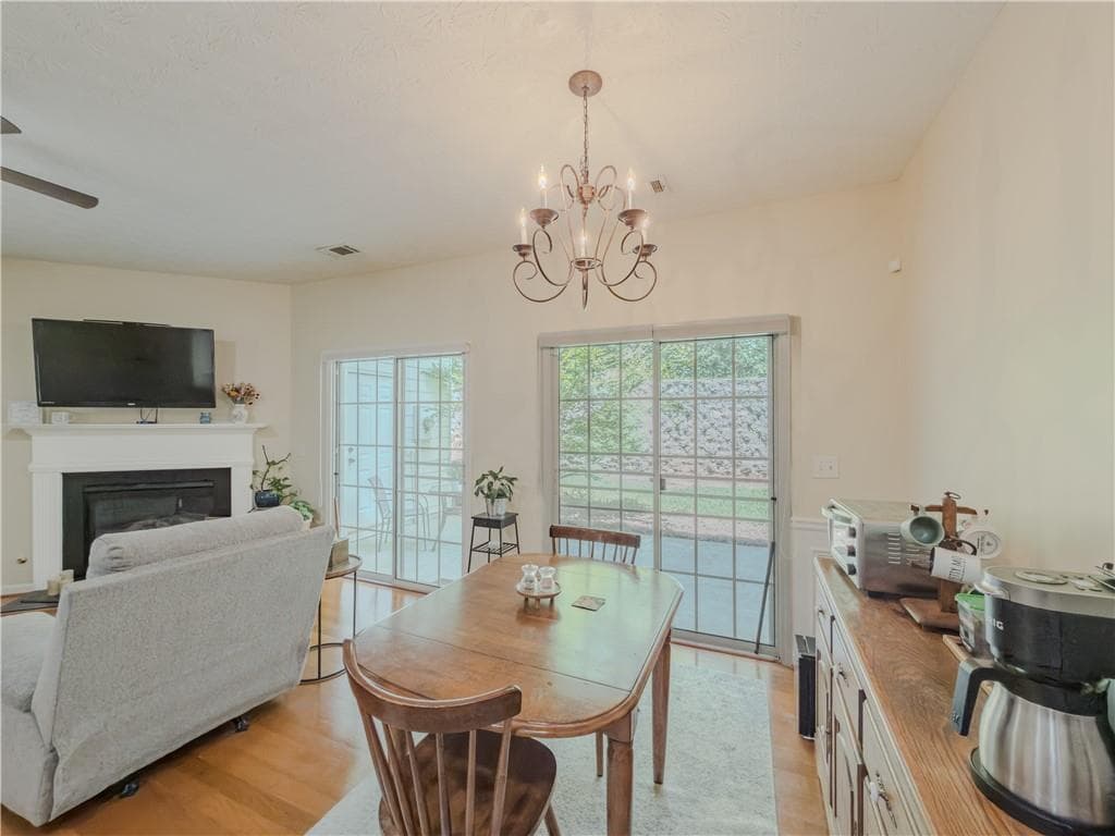 3 bedroom, 3 bathroom, 1,560 sq ft townhouse under contract at 3544 Lantern View Lane, Scottdale, GA 30079 — photo 7