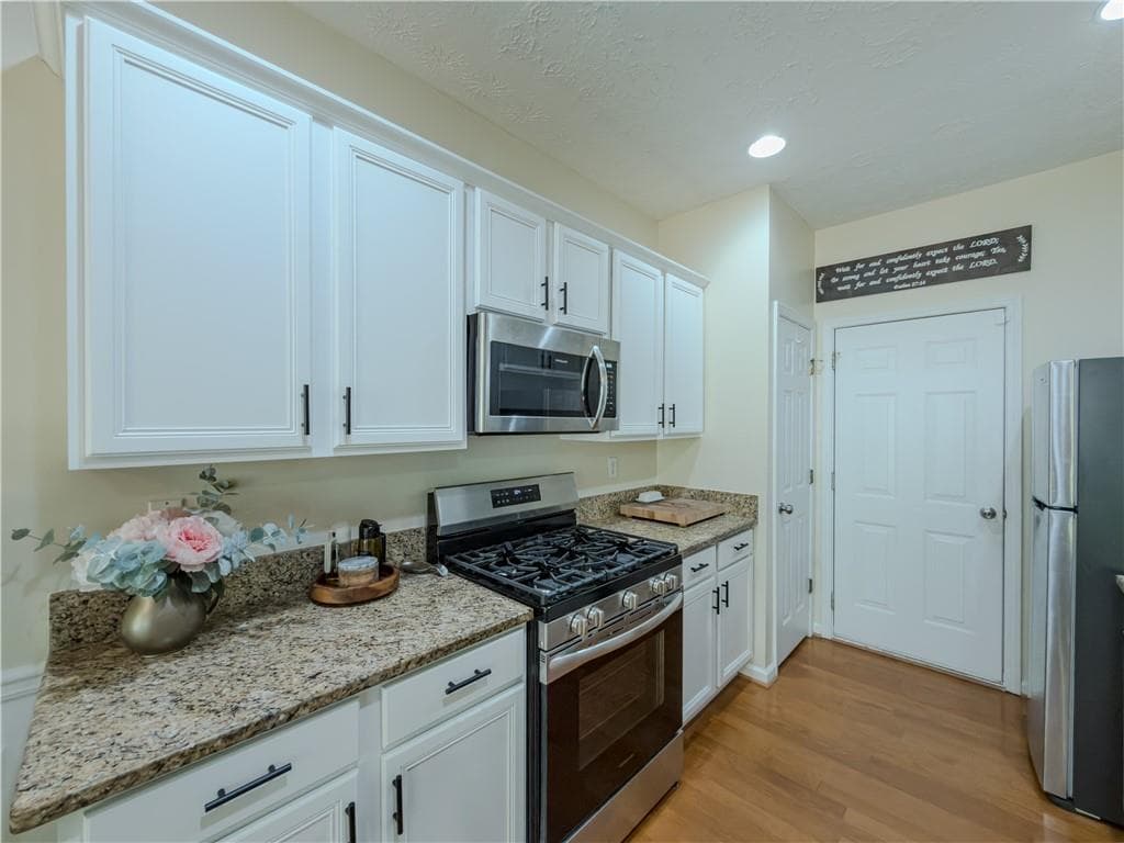 3 bedroom, 3 bathroom, 1,560 sq ft townhouse under contract at 3544 Lantern View Lane, Scottdale, GA 30079 — photo 10