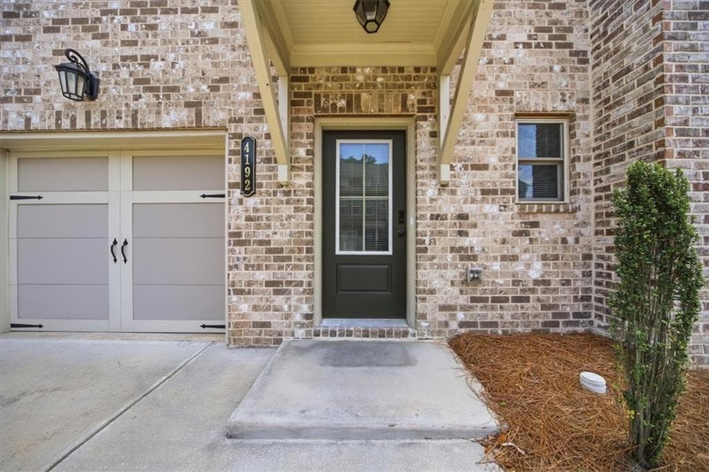 3 bedroom, 3 bathroom, 1,897 sq ft townhouse for sale at 4192 Moncure Drive, Lilburn, GA 30047 — photo 2