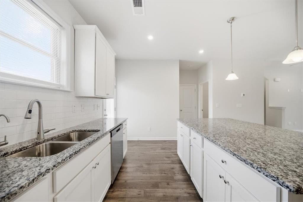 3 bedroom, 3 bathroom, 1,897 sq ft townhouse for sale at 4192 Moncure Drive, Lilburn, GA 30047 — photo 9