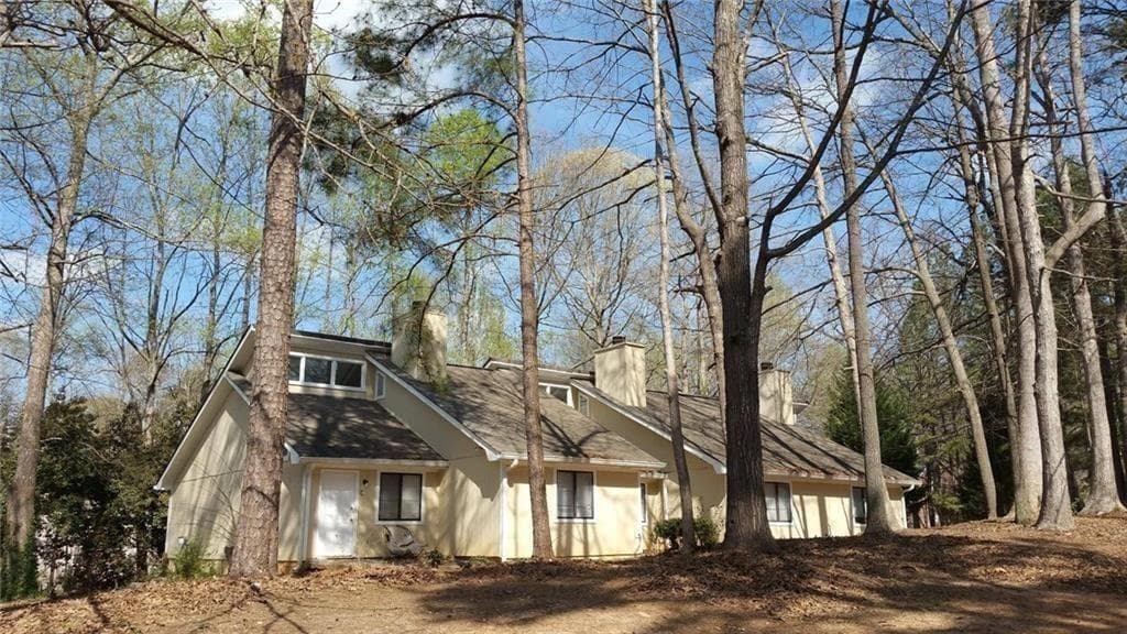 2 bedroom, 2 bathroom triplex for rent at 966 Amberly Drive B, Norcross, GA 30093 for $1,690 a month — photo 1 of 17