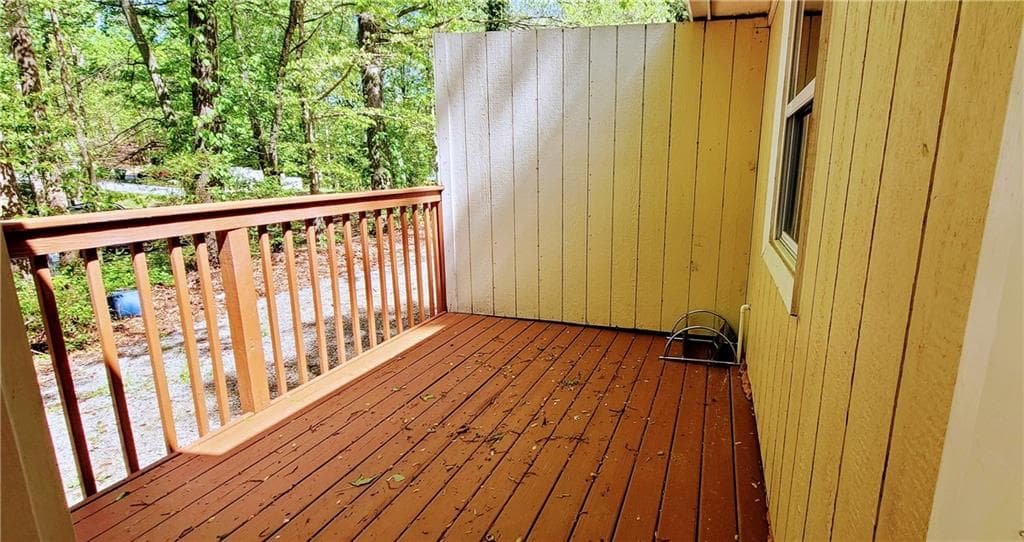2 bedroom, 2 bathroom triplex for rent at 966 Amberly Drive B, Norcross, GA 30093 for $1,690 a month — photo 2