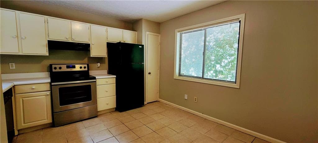2 bedroom, 2 bathroom triplex for rent at 966 Amberly Drive B, Norcross, GA 30093 for $1,690 a month — photo 3