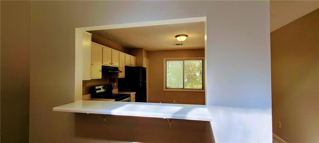 2 bedroom, 2 bathroom triplex for rent at 966 Amberly Drive B, Norcross, GA 30093 for $1,690 a month — photo 4