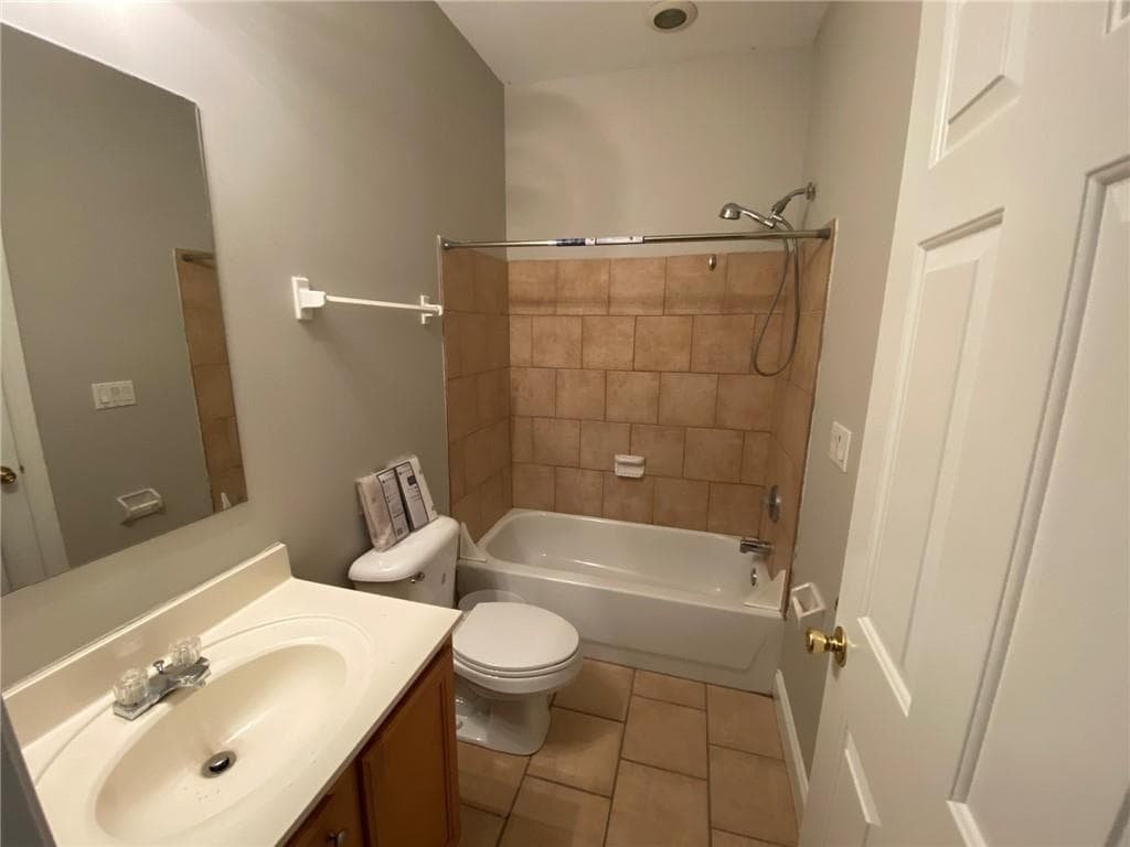 1 bedroom, 1 bathroom, 3,672 sq ft duplex for rent at 528 Rankin Street B, Atlanta, GA 30308 for $900 a month — photo 7