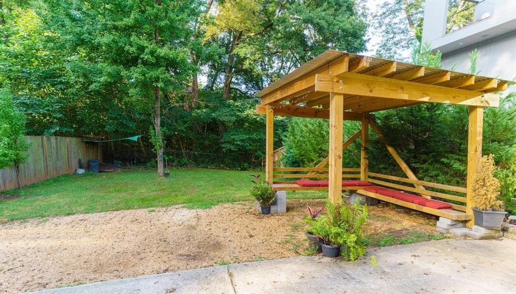 1 bedroom, 1 bathroom, 3,672 sq ft duplex for rent at 528 Rankin Street B, Atlanta, GA 30308 for $900 a month — photo 8