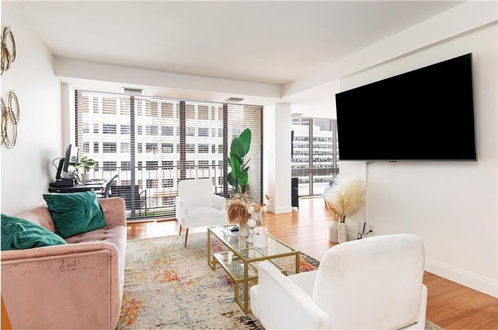 1 bedroom, 1 bathroom, 862 sq ft condominium for sale at 145 15th Street 1402, Atlanta, GA 30309 — photo 8