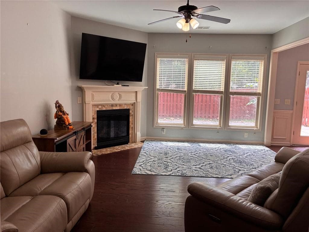 3 bedroom, 3 bathroom, 1,872 sq ft townhouse under contract at 615 Township Circle, Alpharetta, GA 30004 — photo 3