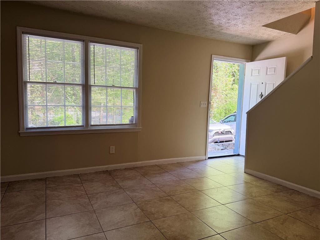 2 bedroom, 4 bathroom quadruplex for rent at 728 Burnt Creek Drive B, Lilburn, GA 30047 for $1,550 a month — photo 2