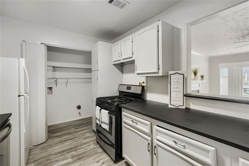 2 bedroom, 2 bathroom, 1,244 sq ft condominium under contract at 905 Augusta Drive, Marietta, GA 30067 — photo 8