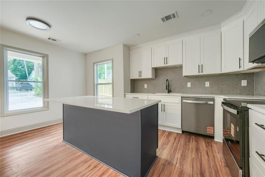 4 bedroom, 3 bathroom, 2,700 sq ft single family residence for sale at 447 Birney Street, Marietta, GA 30060 — photo 8
