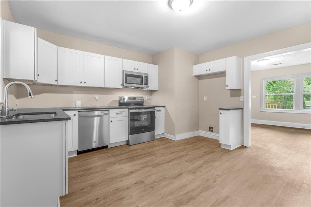 3 bedroom, 1 bathroom, 1,160 sq ft single family residence for sale at 1826 E Farris Avenue, Atlanta, GA 30344 — photo 8