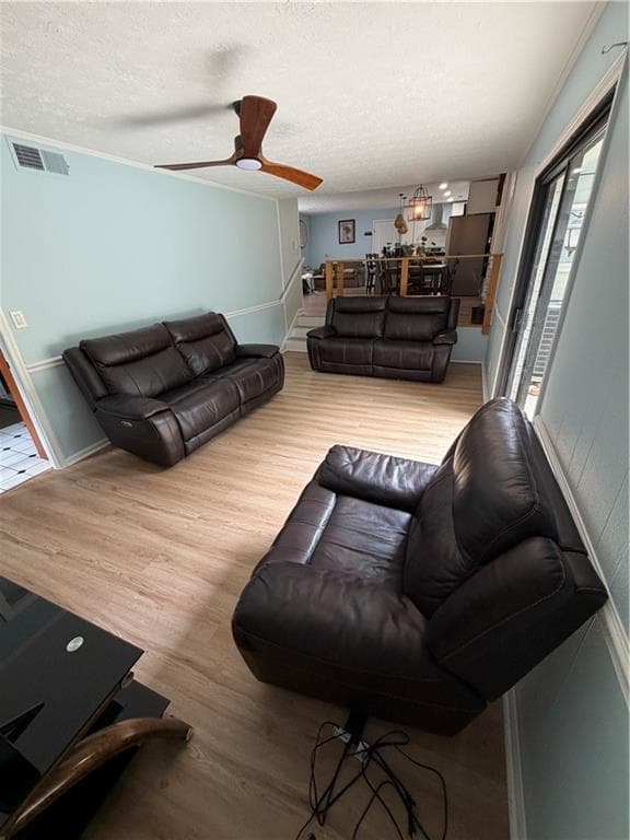 4 bedroom, 3 bathroom, 2,000 sq ft single family residence under contract at 1208 Golden Circle, Lilburn, GA 30047 — photo 10