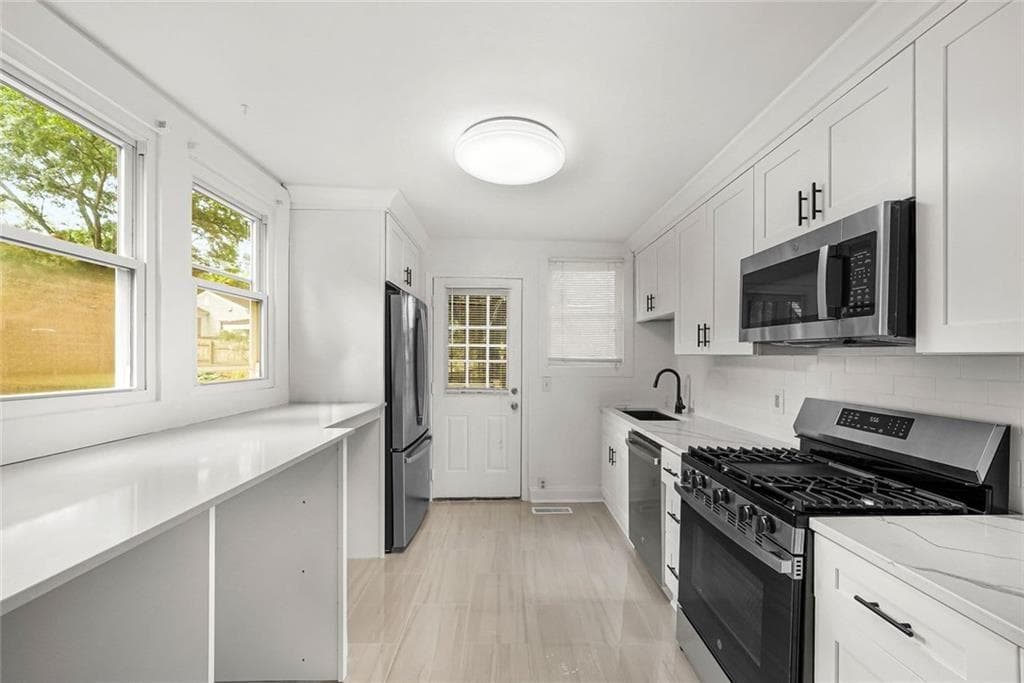 2 bedroom, 1 bathroom, 728 sq ft single family residence for sale at 709 Francis Avenue, Atlanta, GA 30312 — photo 9