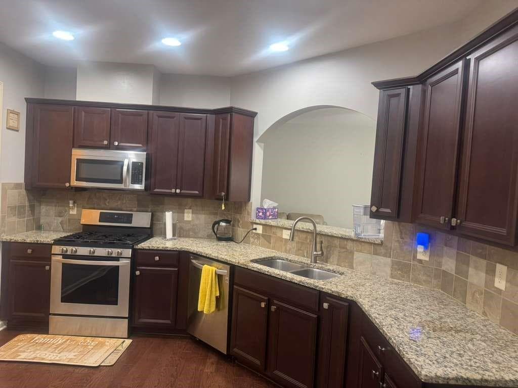 3 bedroom, 3 bathroom, 1,872 sq ft townhouse under contract at 615 Township Circle, Alpharetta, GA 30004 — photo 7
