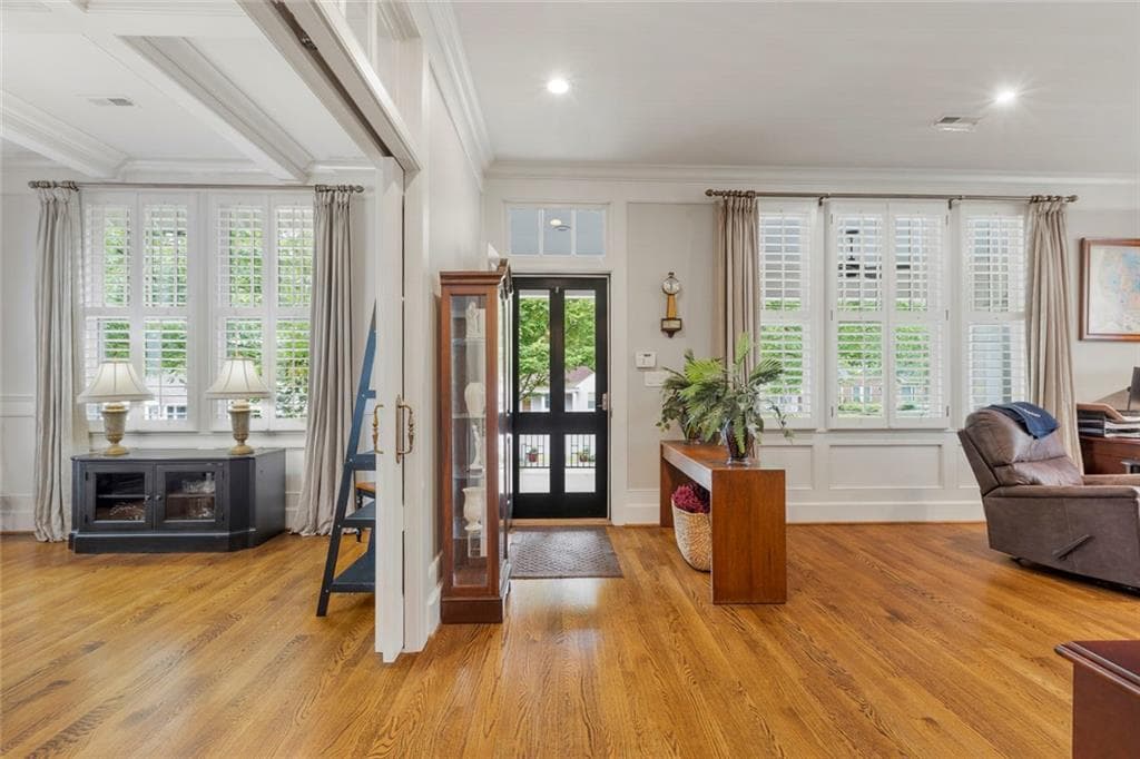 3 bedroom, 4 bathroom, 2,688 sq ft single family residence under contract at 1982 Rugby Avenue, Atlanta, GA 30337 — photo 6