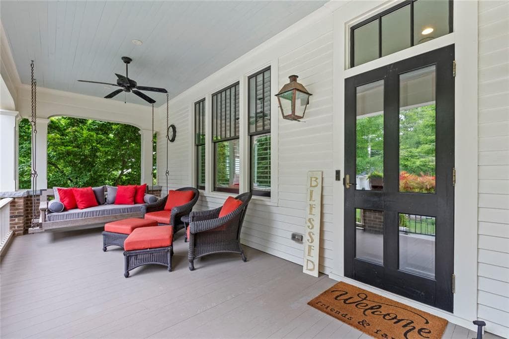 3 bedroom, 4 bathroom, 2,688 sq ft single family residence under contract at 1982 Rugby Avenue, Atlanta, GA 30337 — photo 3