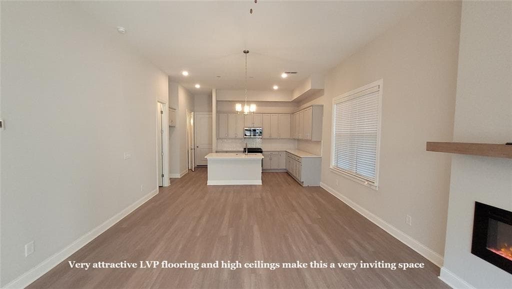 3 bedroom, 3 bathroom, 1,954 sq ft townhouse under contract at 698 Stickley Oak Way, Woodstock, GA 30189 — photo 9