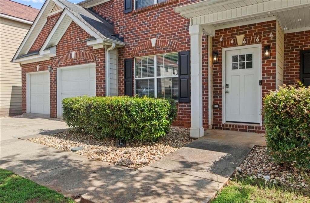 5 bedroom, 5 bathroom, 3,951 sq ft single family residence for sale at 2129 Dartmouth Court, Mcdonough, GA 30253 — photo 2