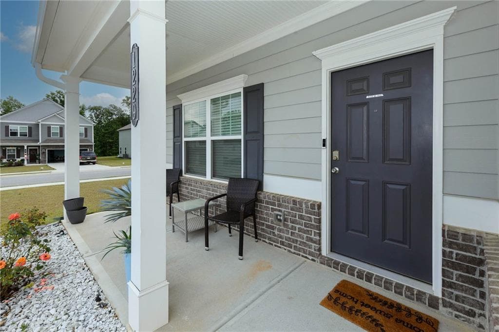 4 bedroom, 3 bathroom, 2,404 sq ft single family residence for sale at 1229 Lyndhurst Lane, Bethlehem, GA 30620 — photo 5