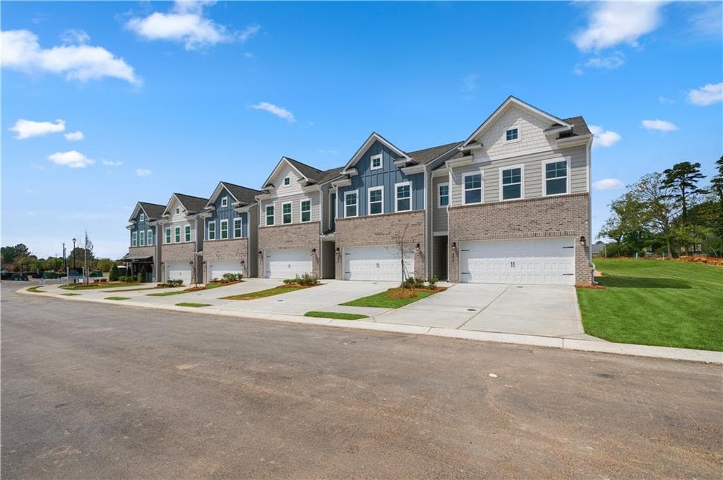 3 bedroom, 3 bathroom, 1,849 sq ft townhouse under contract at 501 Darlington Court, Mcdonough, GA 30253 — photo 2