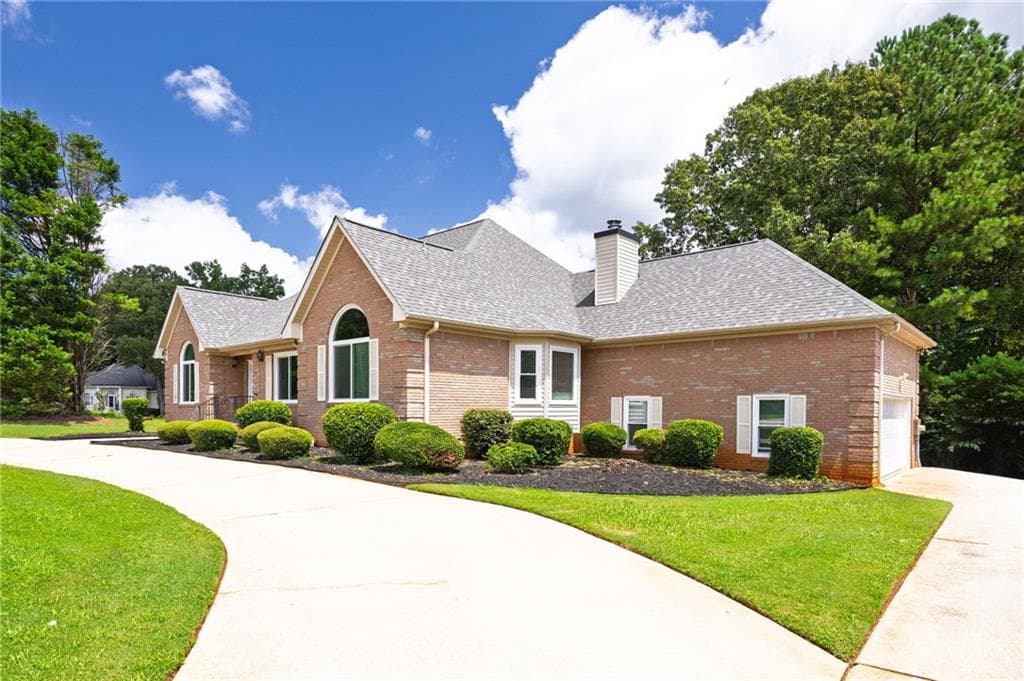 3 bedroom, 3 bathroom, 2,483 sq ft single family residence for sale at 9396 Woodlawn Drive, Douglasville, GA 30135 — photo 4