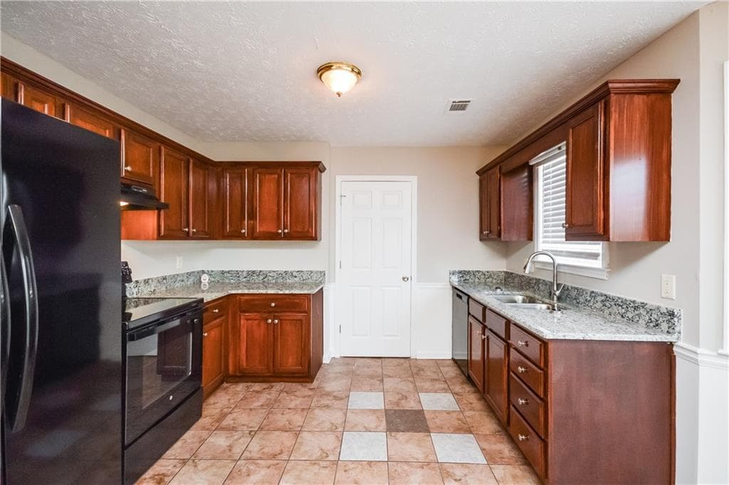 3 bedroom, 2 bathroom, 1,398 sq ft single family residence for rent at 300 Claremont Drive, Covington, GA 30016 for $1,685 a month — photo 3