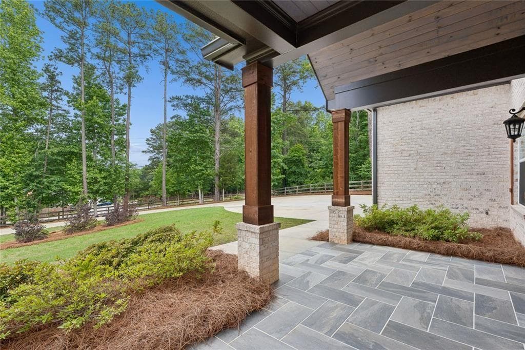 6 bedroom, 5 bathroom, 4,590 sq ft single family residence for sale at 990 TAB ROBERTS Road, Lawrenceville, GA 30043 — photo 7