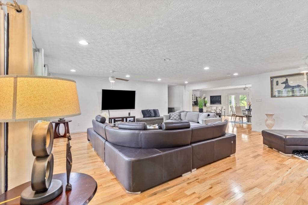4 bedroom, 4 bathroom, 3,193 sq ft single family residence for rent at 1646 Highway 92, Fayetteville, GA 30214 for $2,800 a month — photo 5