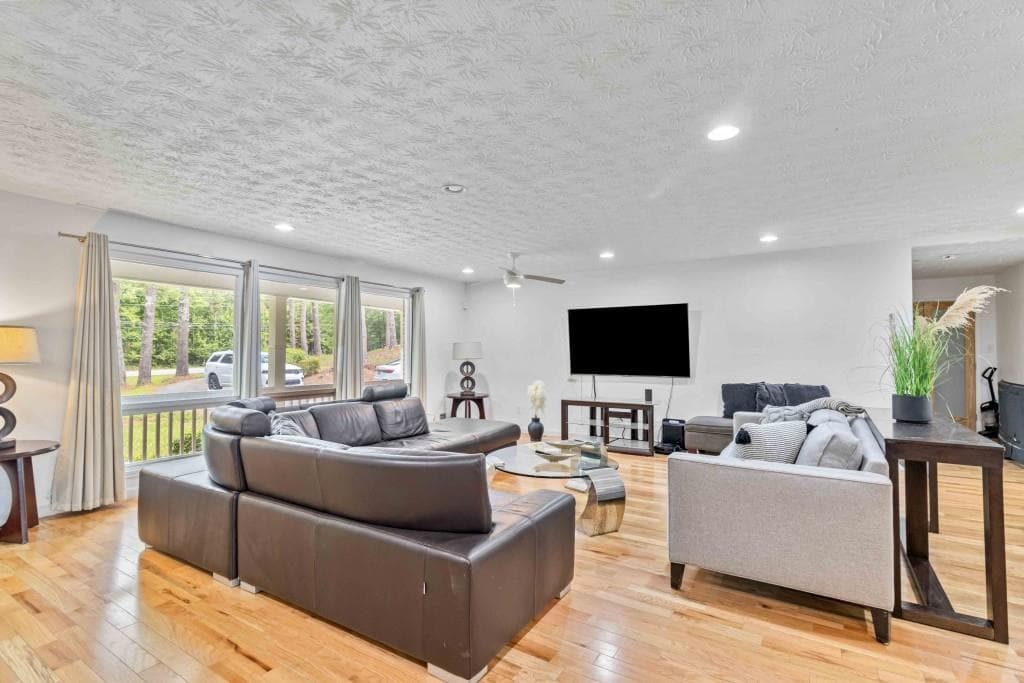 4 bedroom, 4 bathroom, 3,193 sq ft single family residence for rent at 1646 Highway 92, Fayetteville, GA 30214 for $2,800 a month — photo 6