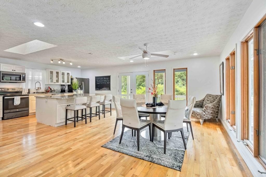 4 bedroom, 4 bathroom, 3,193 sq ft single family residence for rent at 1646 Highway 92, Fayetteville, GA 30214 for $2,800 a month — photo 10