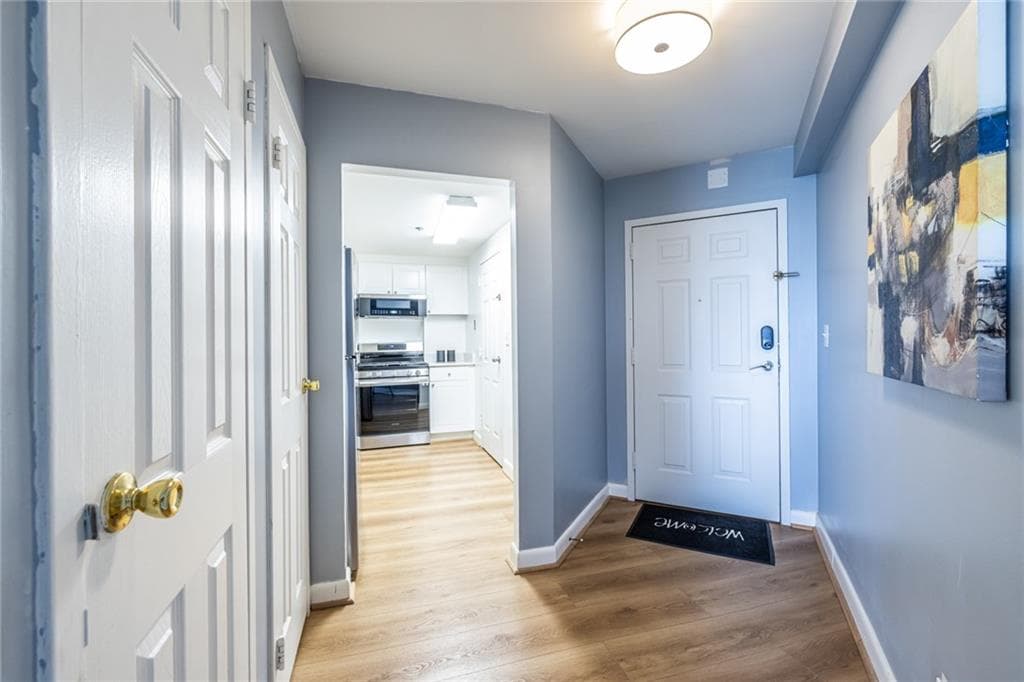 2 bedroom, 2 bathroom, 1,160 sq ft condominium for sale at 1501 Clairmont Road 1628, Decatur, GA 30033 — photo 3
