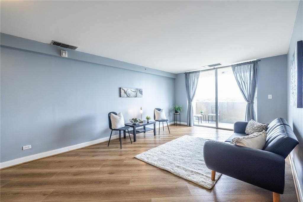 2 bedroom, 2 bathroom, 1,160 sq ft condominium for sale at 1501 Clairmont Road 1628, Decatur, GA 30033 — photo 6