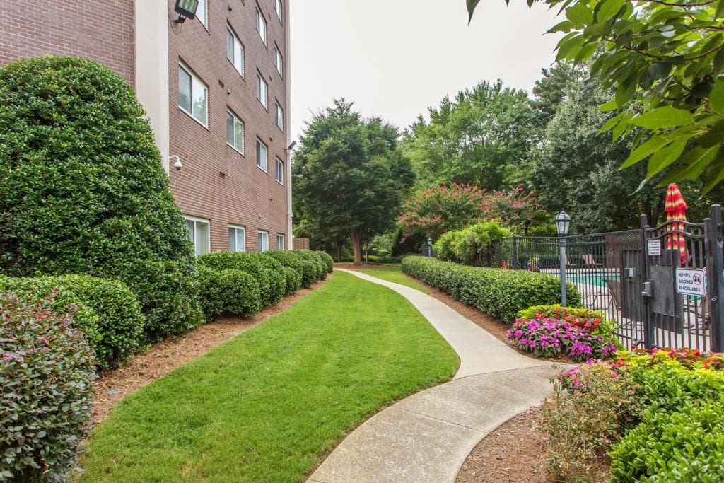 2 bedroom, 2 bathroom, 1,160 sq ft condominium for sale at 1501 Clairmont Road 1628, Decatur, GA 30033