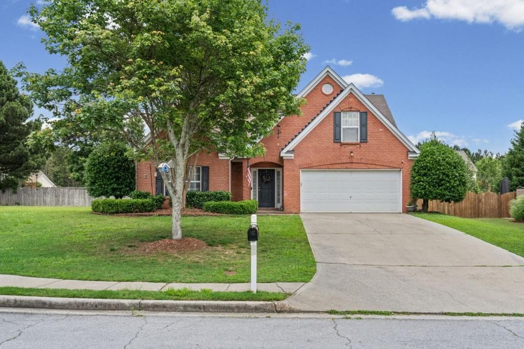 4 bedroom, 2 bathroom, 1,988 sq ft single family residence for sale at 2114 Beacon Crest Drive, Buford, GA 30519 — photo 3