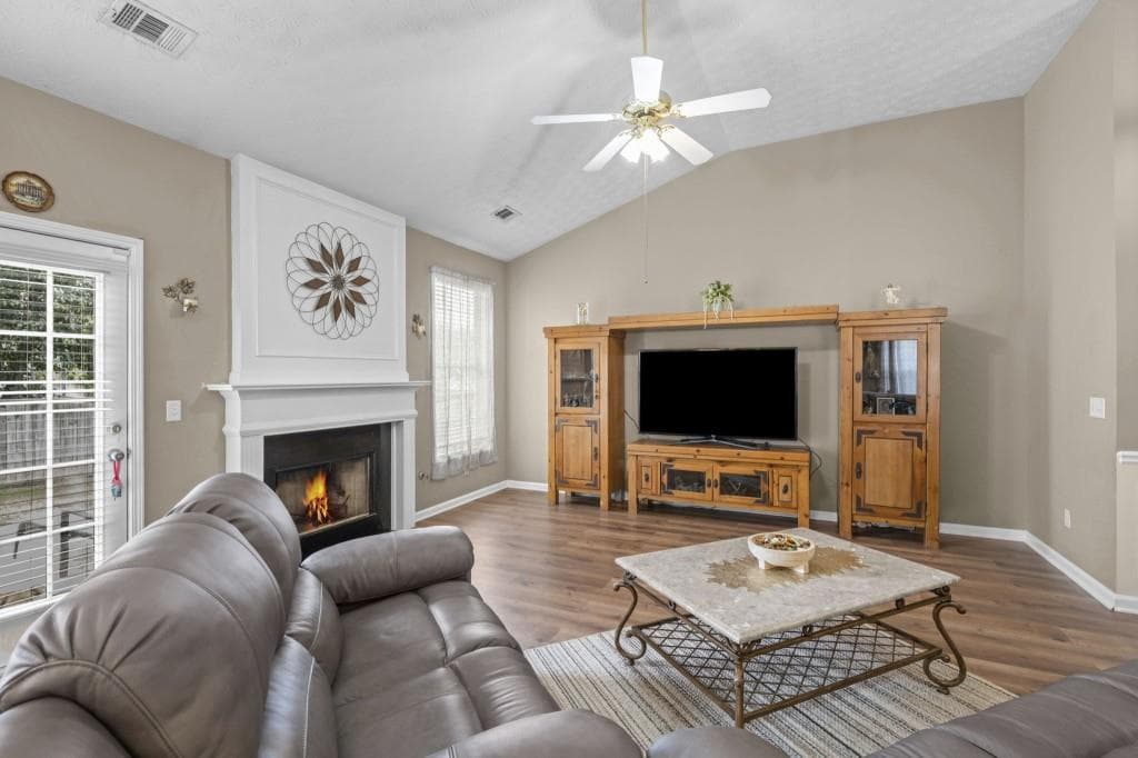 4 bedroom, 2 bathroom, 1,988 sq ft single family residence for sale at 2114 Beacon Crest Drive, Buford, GA 30519 — photo 10
