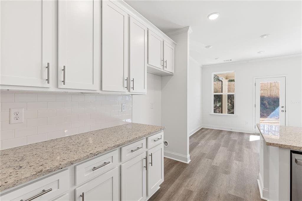 3 bedroom, 3 bathroom, 1,786 sq ft townhouse under contract at 5643 Chickory Drive, Flowery Branch, GA 30542 — photo 4