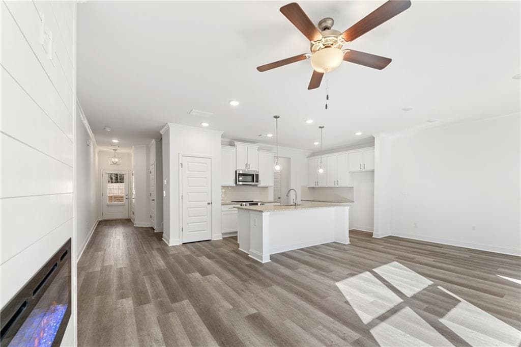 3 bedroom, 3 bathroom, 1,786 sq ft townhouse under contract at 5643 Chickory Drive, Flowery Branch, GA 30542 — photo 7