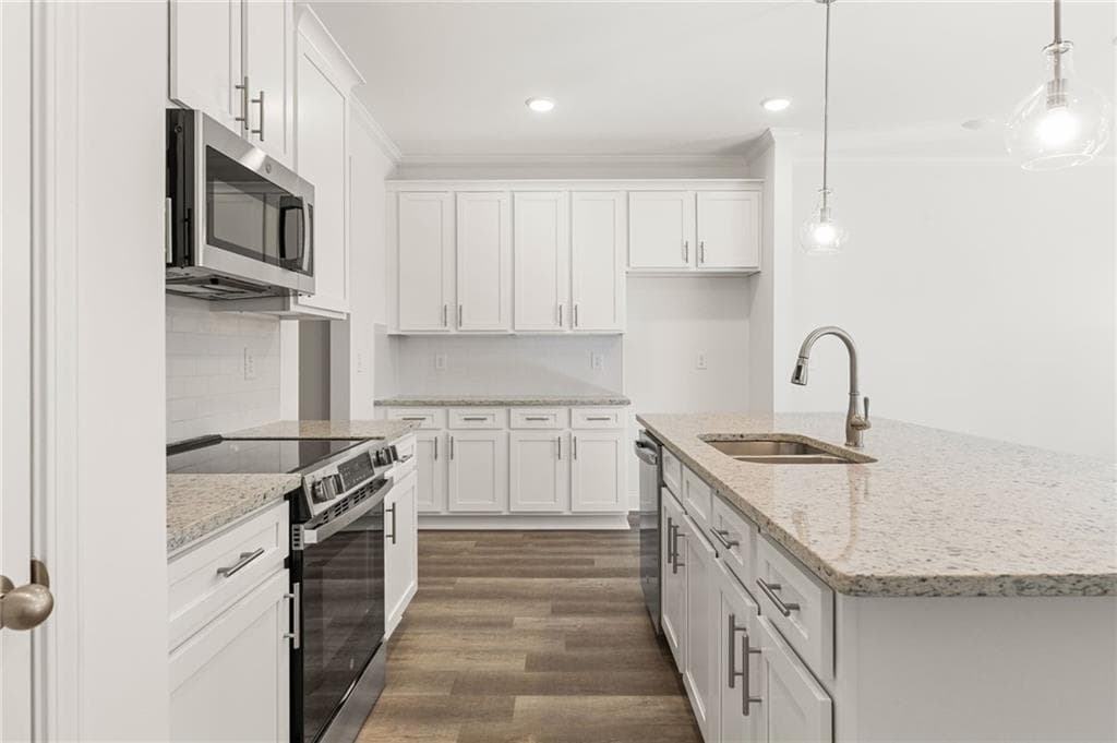 3 bedroom, 3 bathroom, 1,786 sq ft townhouse under contract at 5643 Chickory Drive, Flowery Branch, GA 30542 — photo 8