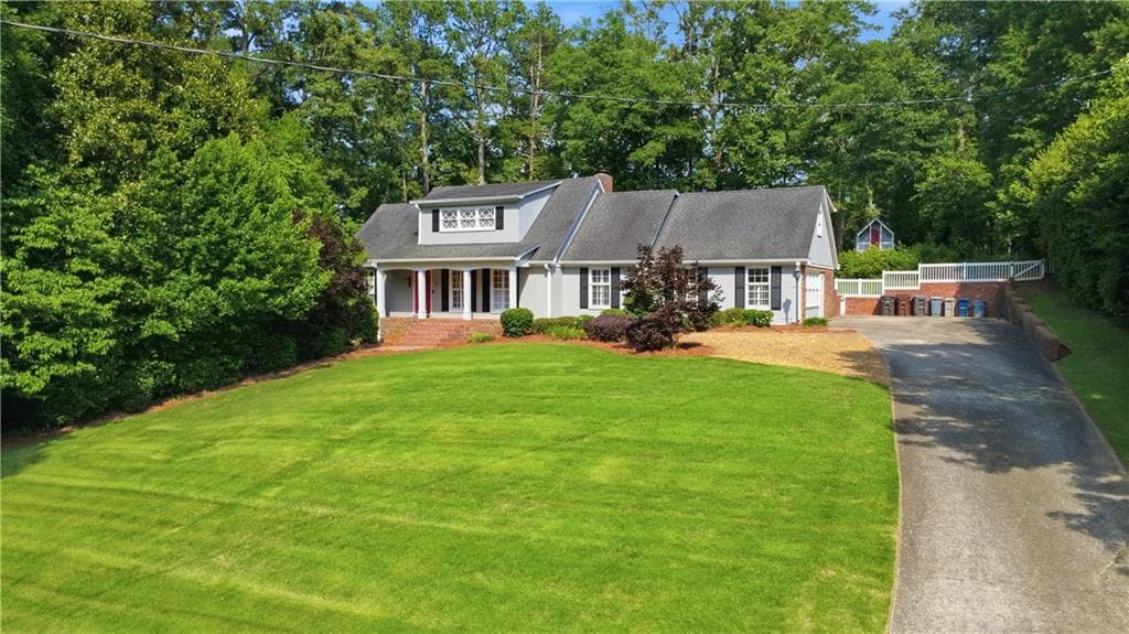 4 bedroom, 4 bathroom, 3,450 sq ft single family residence under contract at 2 Walnut Drive, Cartersville, GA 30120