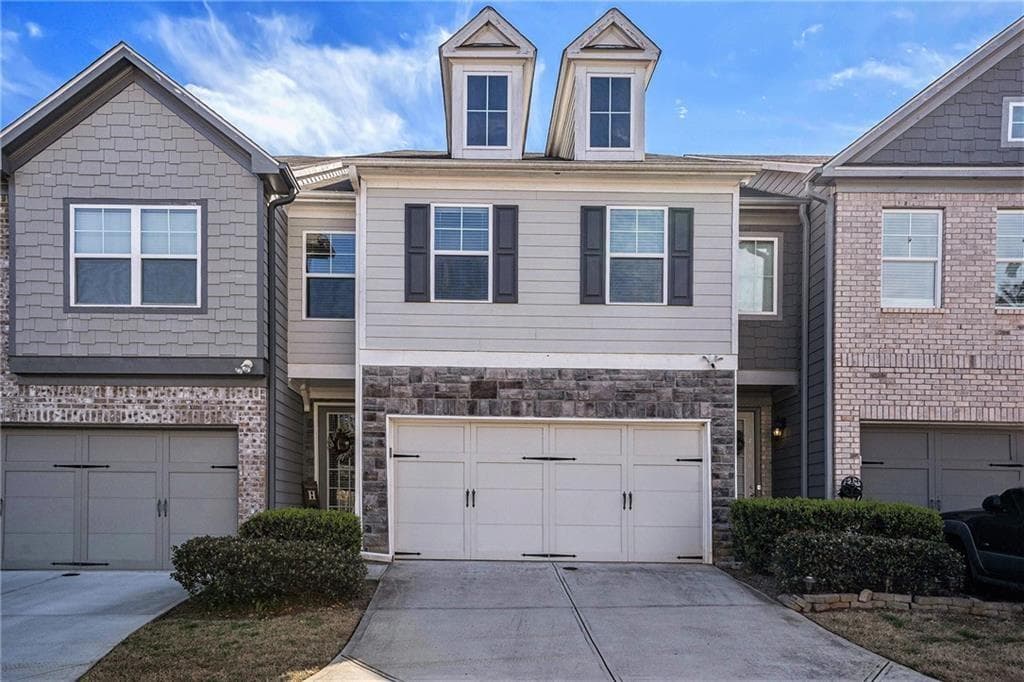 3 bedroom, 3 bathroom, 1,926 sq ft townhouse for sale at 4084 Fireoak Drive, Decatur, GA 30032