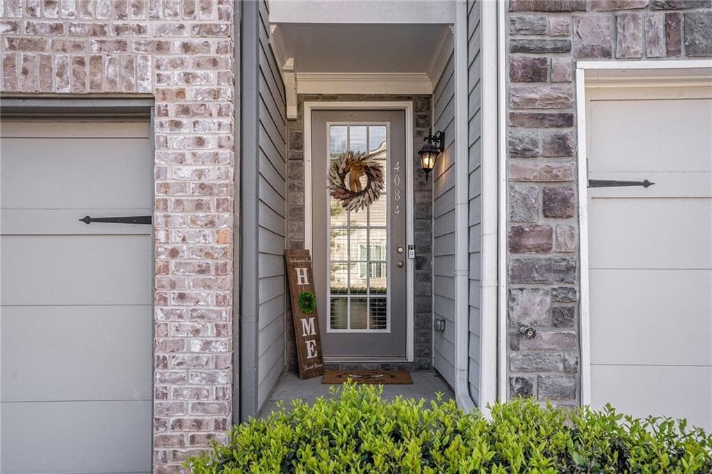 3 bedroom, 3 bathroom, 1,926 sq ft townhouse for sale at 4084 Fireoak Drive, Decatur, GA 30032 — photo 2