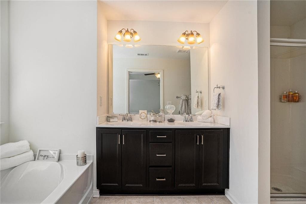 3 bedroom, 3 bathroom, 1,926 sq ft townhouse for sale at 4084 Fireoak Drive, Decatur, GA 30032 — photo 8