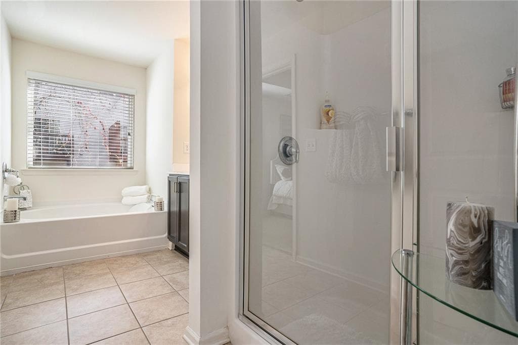 3 bedroom, 3 bathroom, 1,926 sq ft townhouse for sale at 4084 Fireoak Drive, Decatur, GA 30032 — photo 9