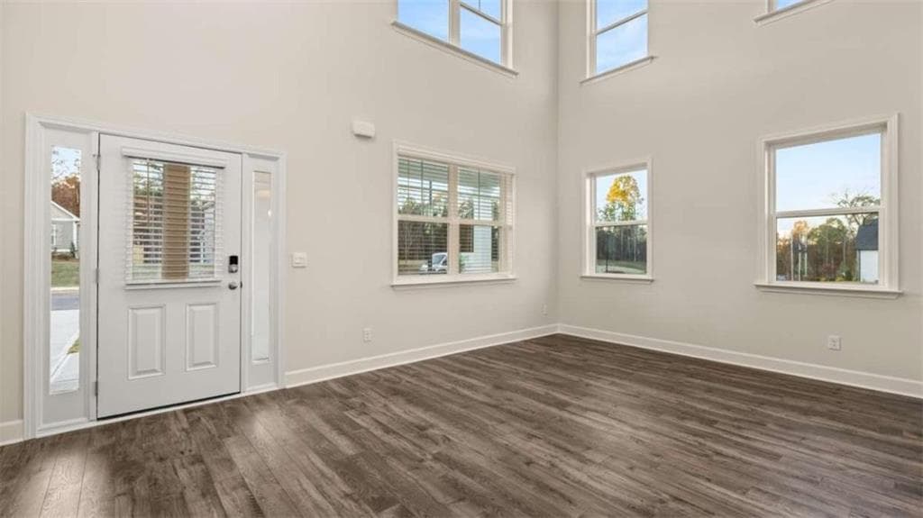 5 bedroom, 4 bathroom, 3,664 sq ft single family residence for sale at 55 Blufton Court, Senoia, GA 30276 — photo 3