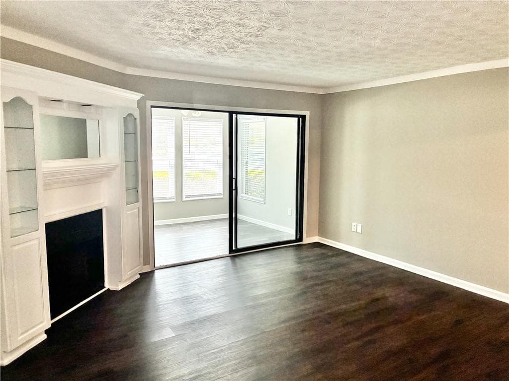 3 bedroom, 2 bathroom, 1,624 sq ft condominium under contract at 701 Parkaire Crossing, Marietta, GA 30068 — photo 3